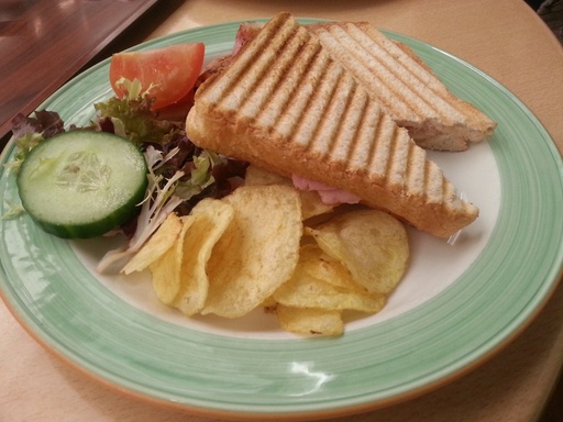 Sándwich Jamón y Queso